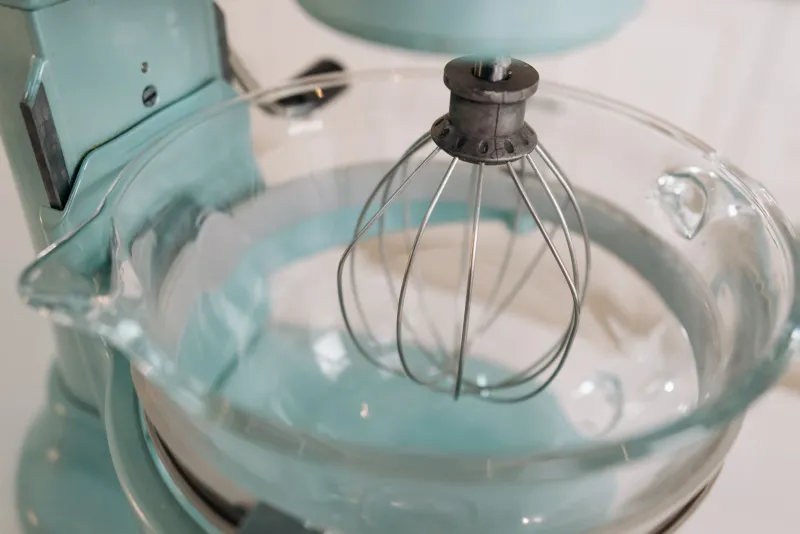 Buttercream Meltdown: Why Your Frosting Looks Like Scrambled Eggs and What's Actually Fixing It